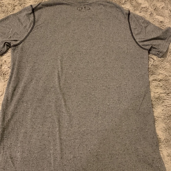 Men’s grey athletic under armour shirt medium - Picture 4 of 6